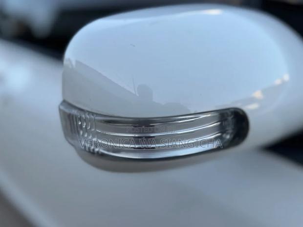 Toyota Vitz 2009 White