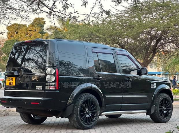 Land Rover Discovery 2010 Black