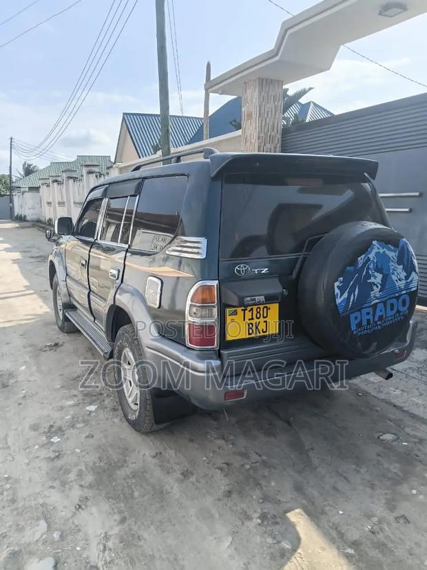 Toyota Land Cruiser Prado 2003 Blue