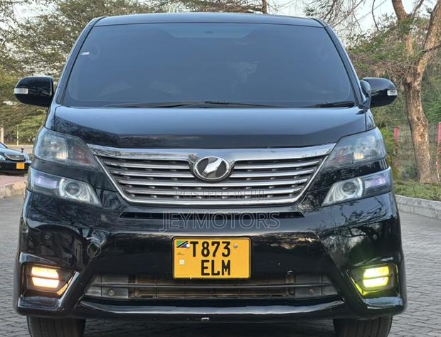 Toyota Vellfire 2010 Black