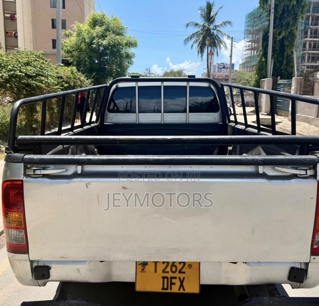 Toyota Hilux 2009 Silver