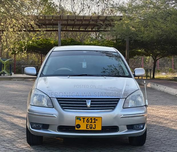 Toyota Premio 2004