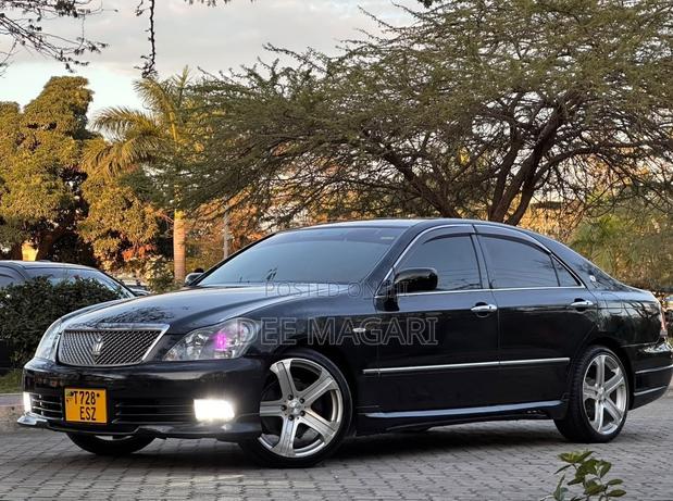 Toyota Crown 2004 Black