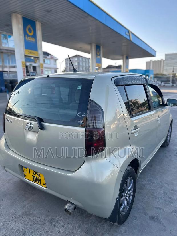 Toyota Passo 2004 Silver