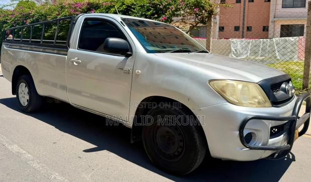 Toyota Hilux 2007 Silver