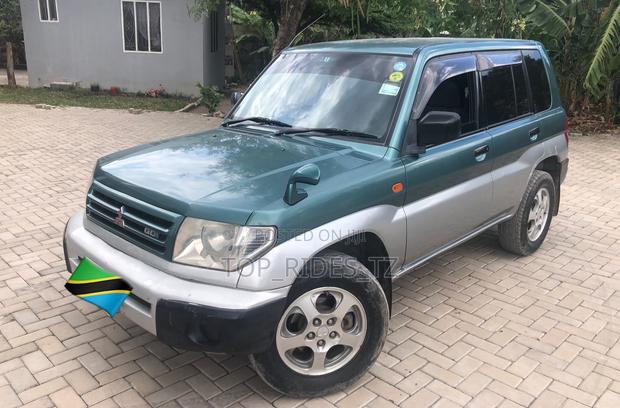 Mitsubishi Pajero IO 2003 Green