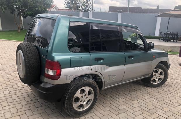 Mitsubishi Pajero IO 2003 Green