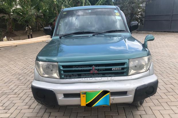 Mitsubishi Pajero IO 2003 Green