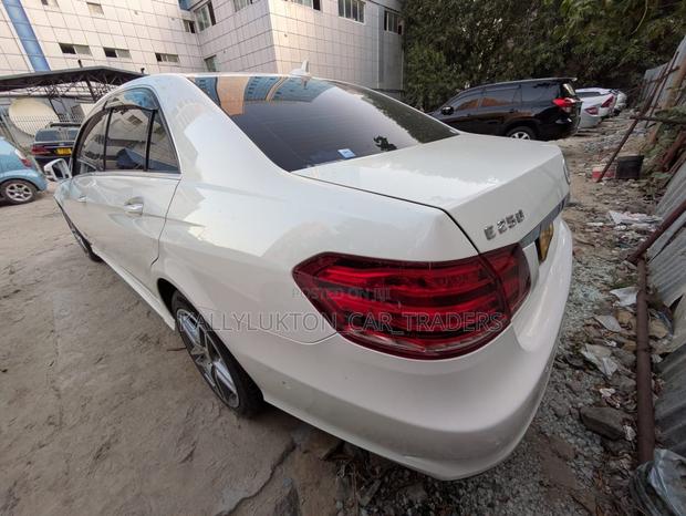 Mercedes-Benz E250 SV Premium 2014 White
