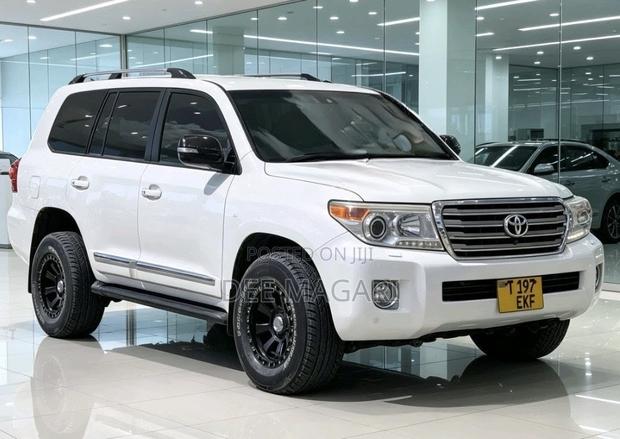 Toyota Land Cruiser 4.6 V8 VX-R 2015 White