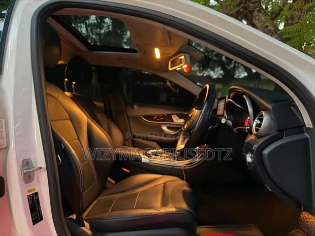 Mercedes-Benz C-Class 2015 Off white
