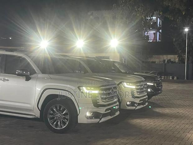 Toyota Land Cruiser 2024 White