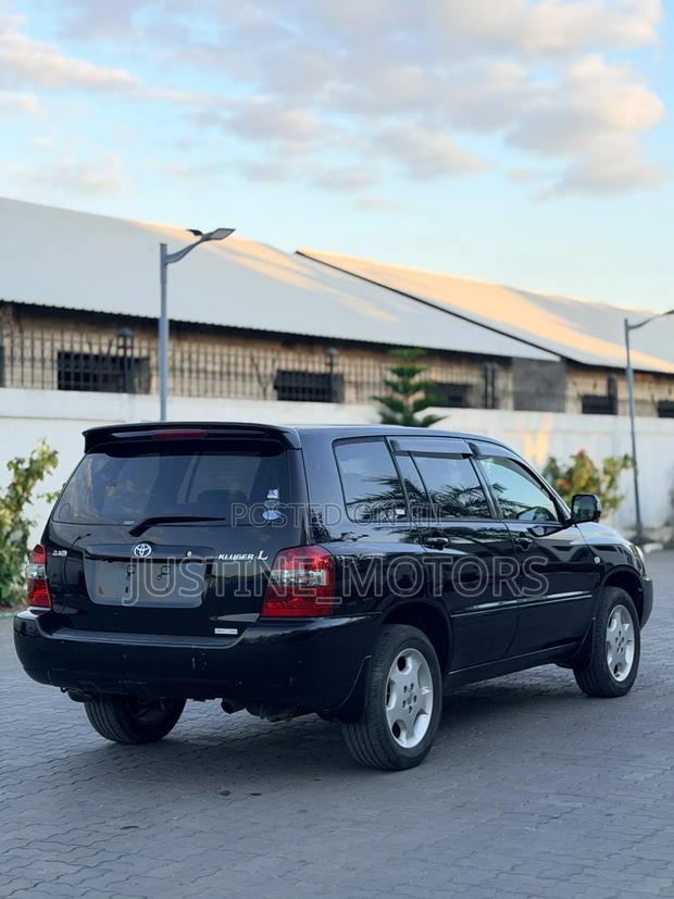 Toyota Kluger 2005 Black