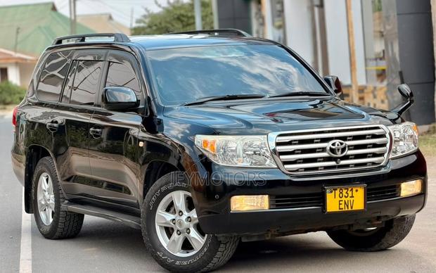 Toyota Land Cruiser 2010 Black