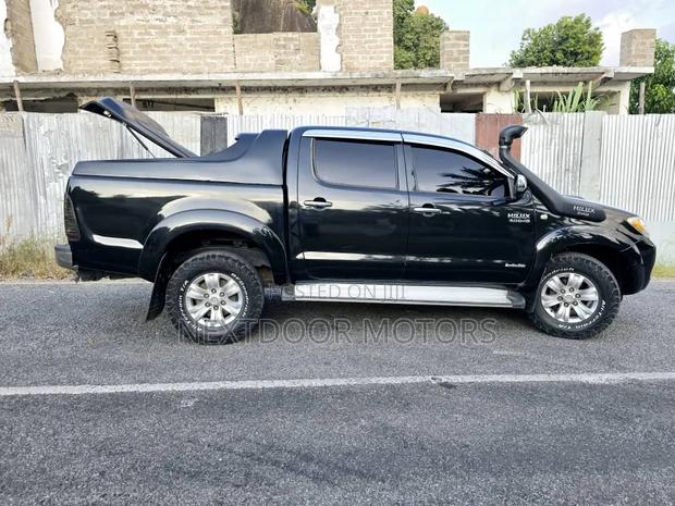 Toyota Hilux 2007 Black