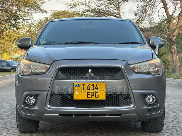 Mitsubishi RVR 2.0 2011 Gray