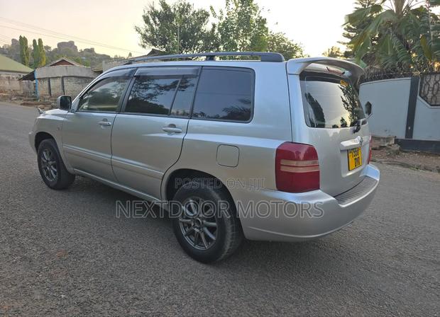 Toyota Kluger 2004 Silver
