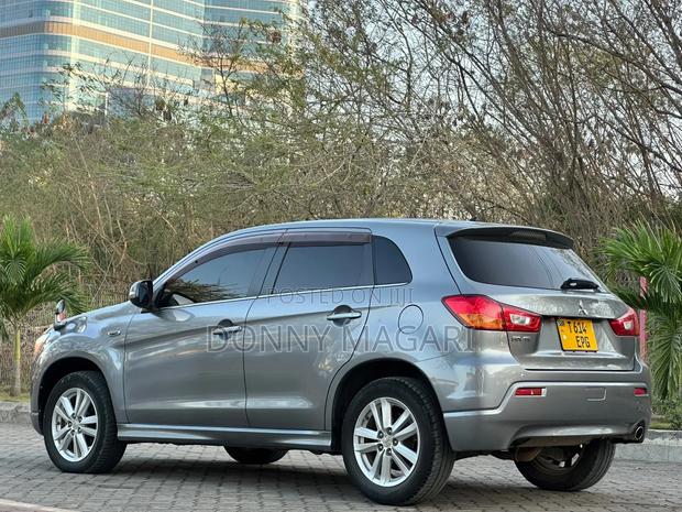 Mitsubishi RVR 2.0 2011 Gray