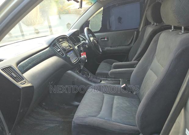 Toyota Kluger 2004 Silver