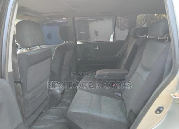 Toyota Kluger 2004 Silver