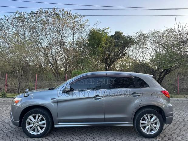 Mitsubishi RVR 2.0 2011 Gray