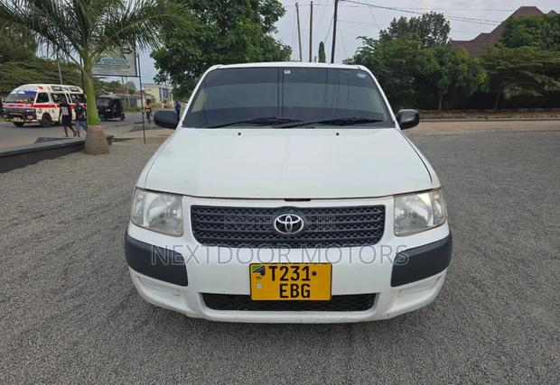Toyota Succeed 2005 White