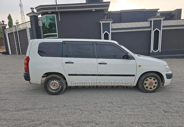 Toyota Succeed 2005 White