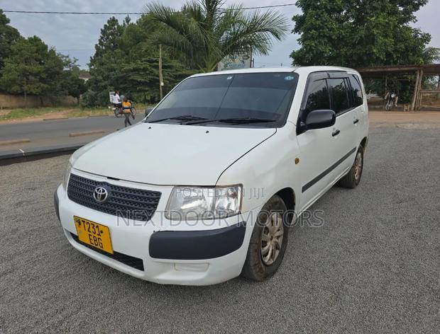 Toyota Succeed 2004 White