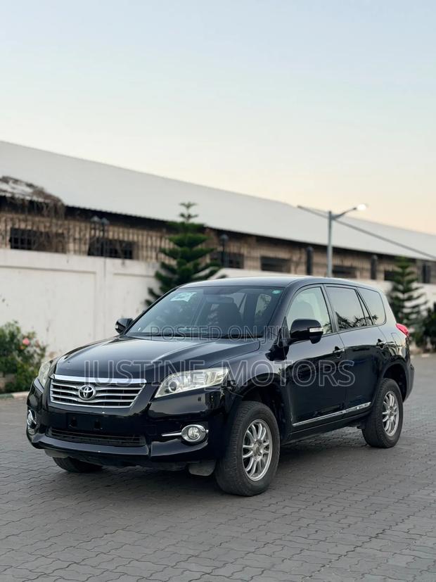 Toyota Vanguard 2013 Black