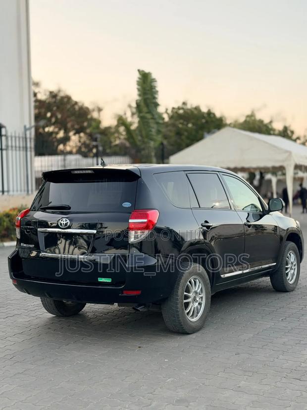 Toyota Vanguard 2013 Black
