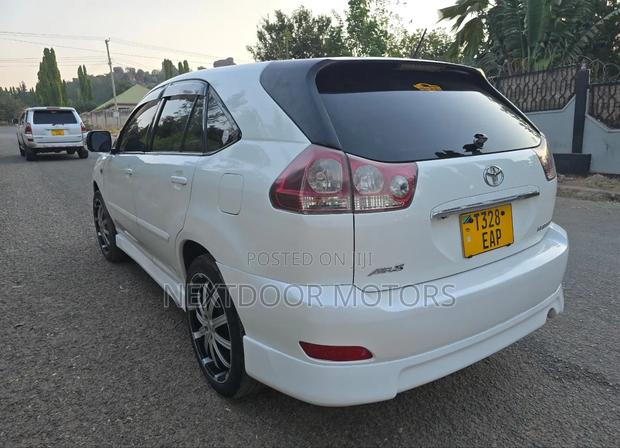 Toyota Harrier 2004 White