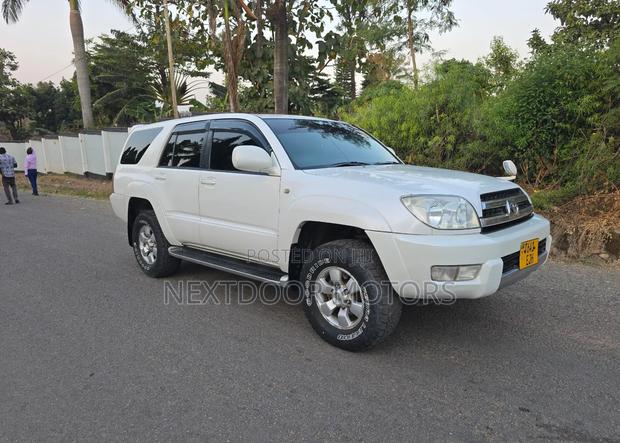 Toyota Hilux Surf 2004 White