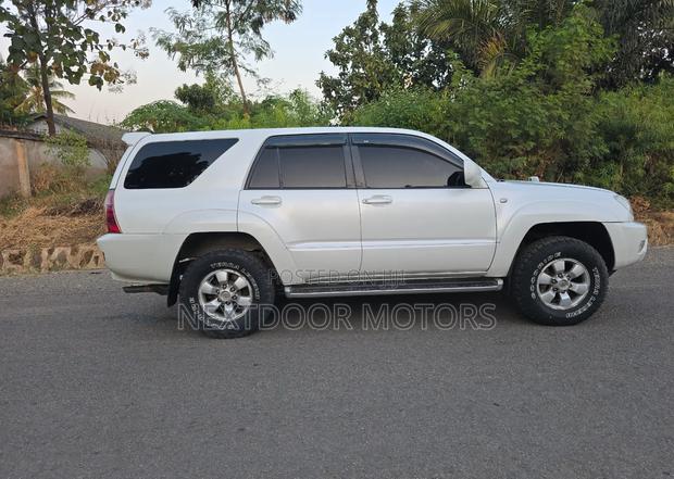 Toyota Hilux Surf 2004 White