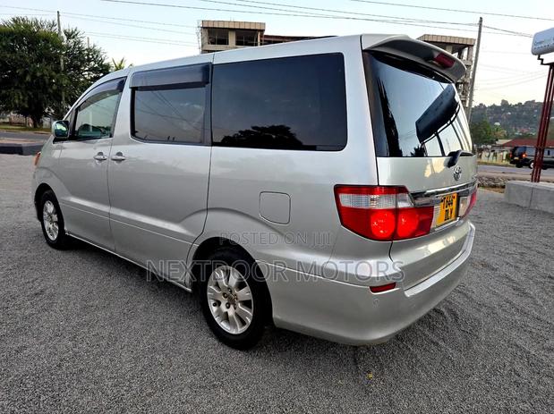 Toyota Alphard 2004 Silver