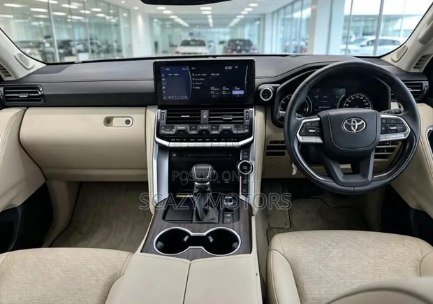 Toyota Land Cruiser 2024 Black