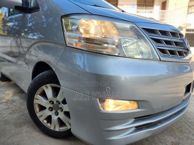 Toyota Alphard 2.4 Petrol AWD 2006 Silver