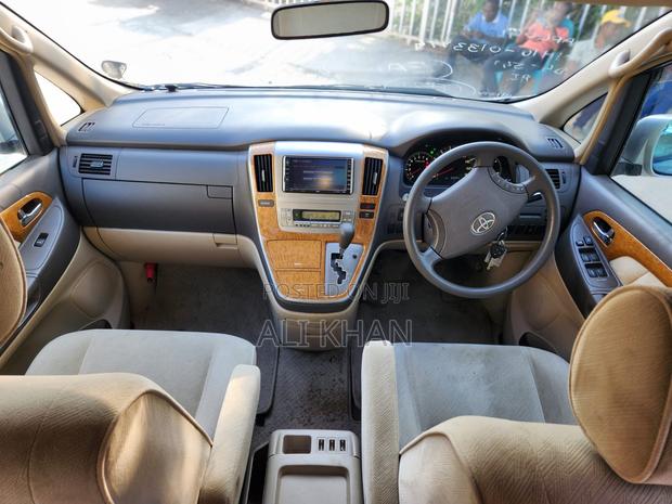 Toyota Alphard 2.4 Petrol AWD 2006 Silver