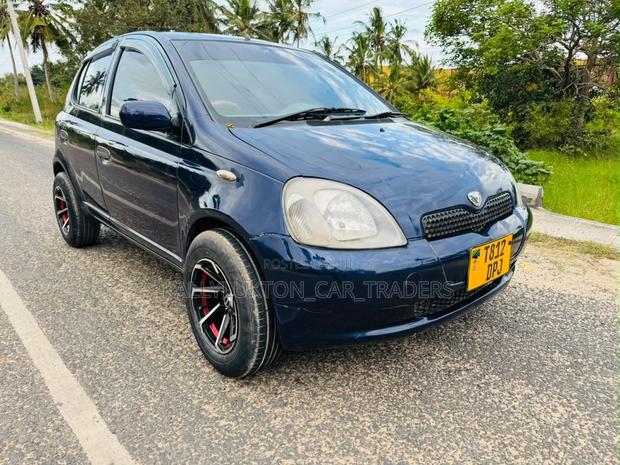 Toyota Vitz 2003 Blue