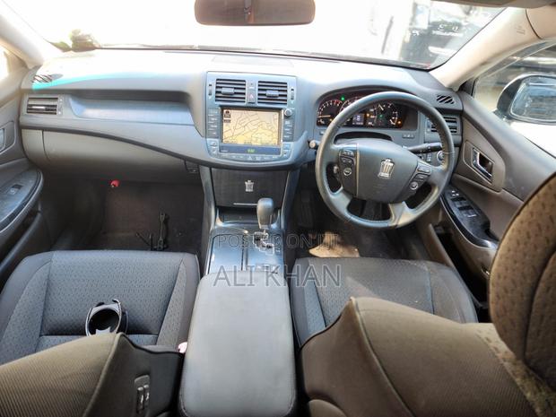 Toyota Crown Royale 2005 Black