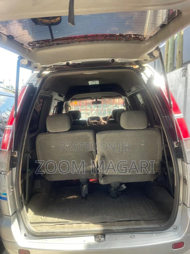 Toyota Noah 2001 Silver