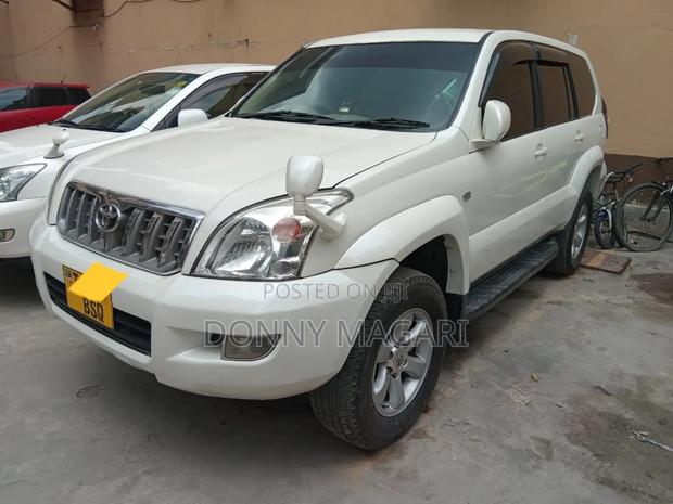 Toyota Land Cruiser Prado 2005 White