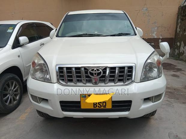 Toyota Land Cruiser Prado 2005 White