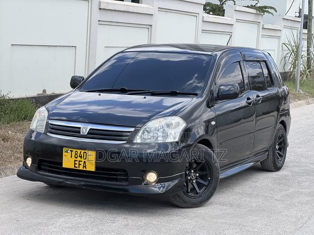 Toyota Raum 2004 Black