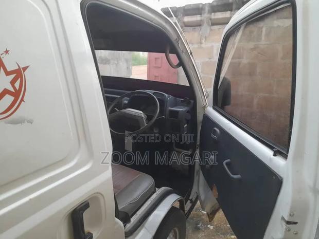 Mitsubishi Minicab Truck 2002 White