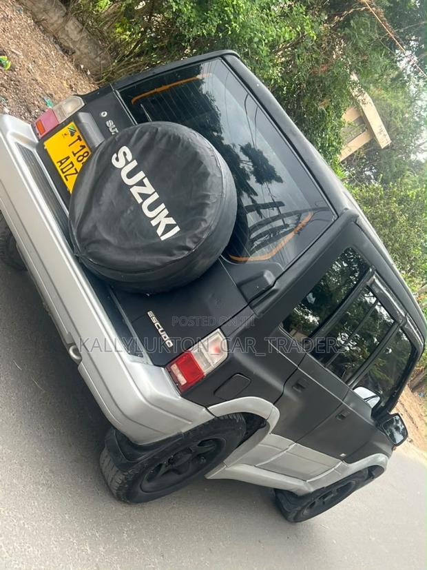 Suzuki Escudo 2002 Black
