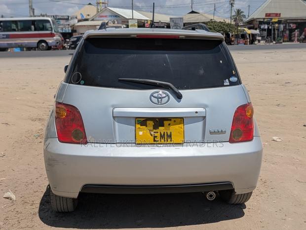 Toyota IST 2006 Silver