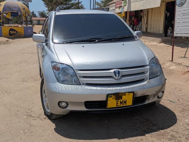 Toyota IST 2006 Silver