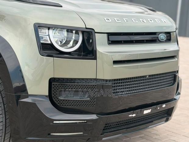 Land Rover Defender 2022 Green