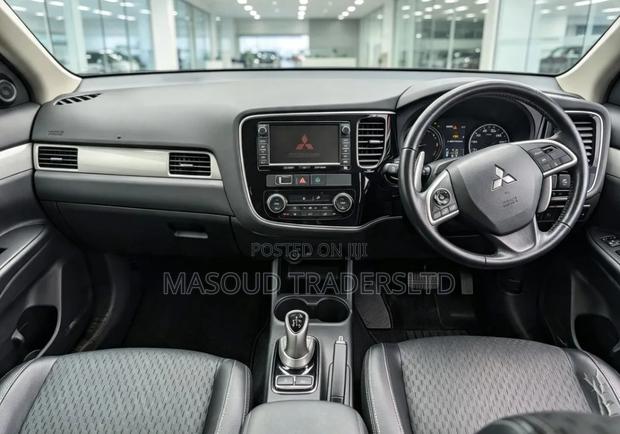 Mitsubishi Outlander 2015
