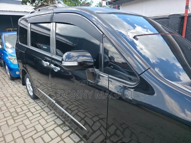Toyota Noah 2012 Black